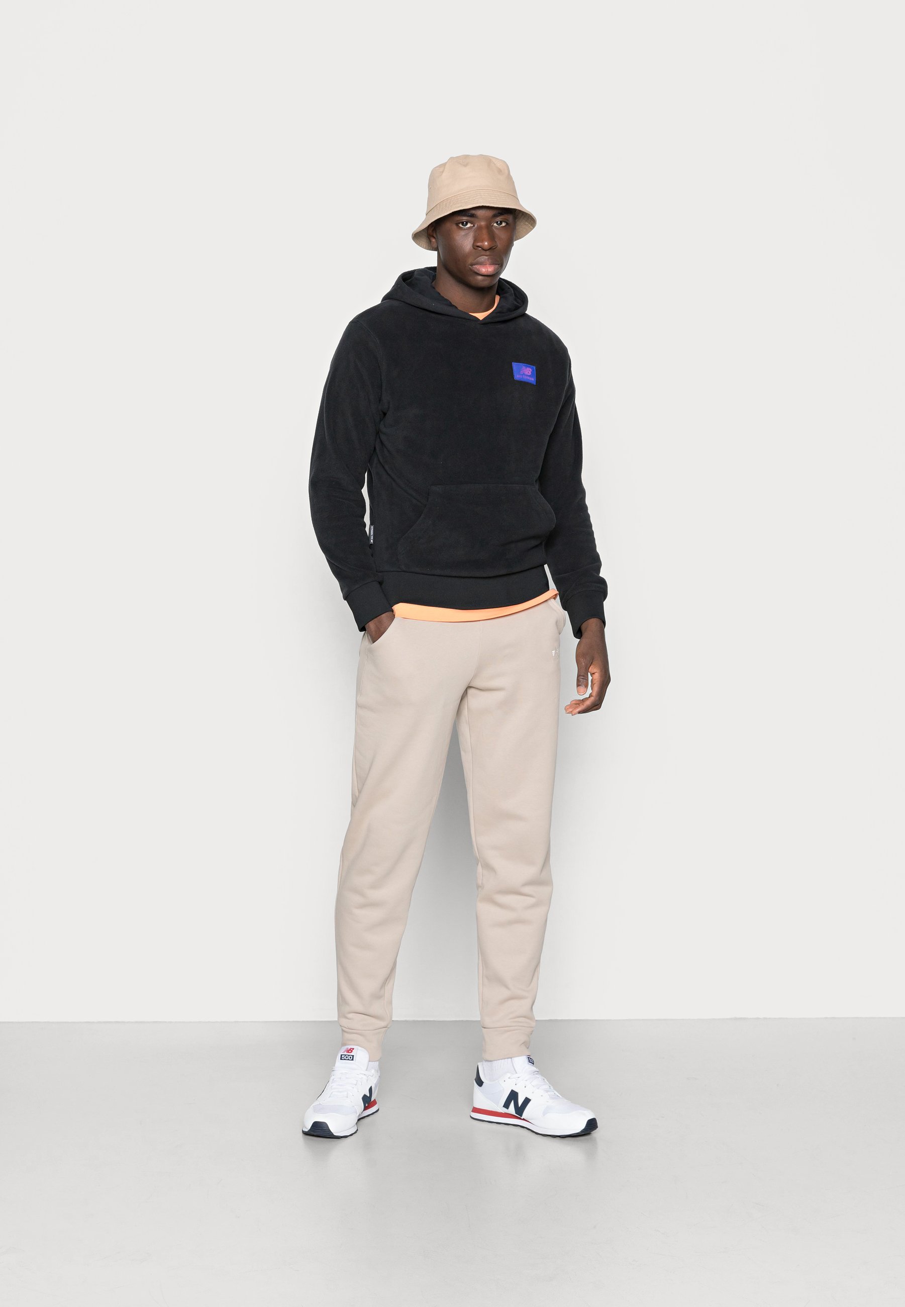 New Balance ALL TERRAIN HOODIE - Jersey con capucha - black/negro -  Zalando.es