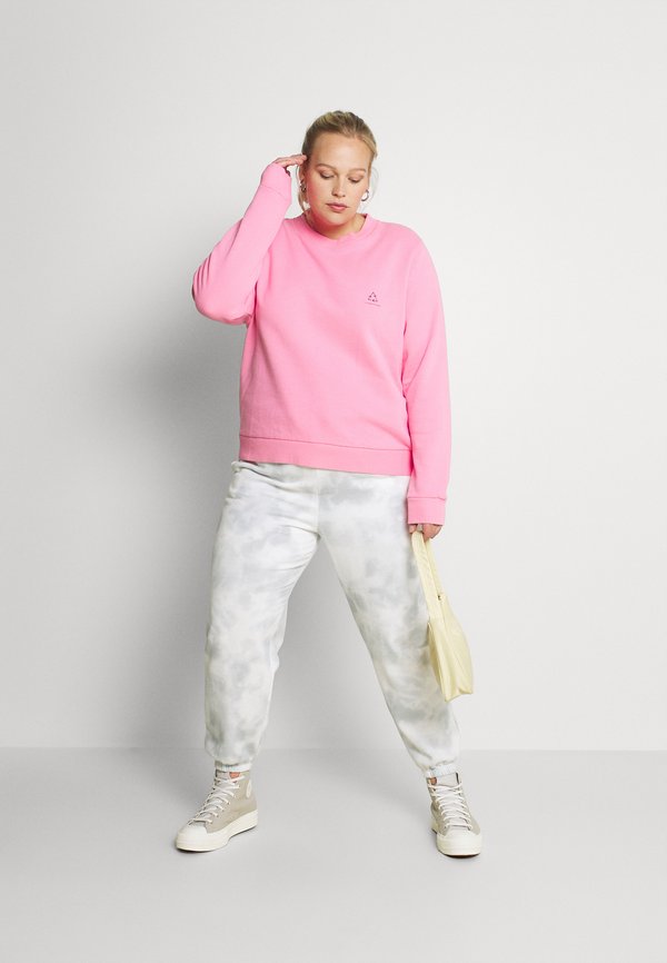 string pale putty egret