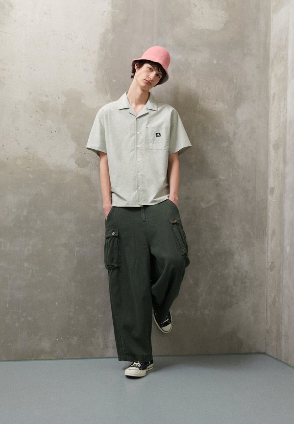 Jaded London ROSIN HERRINGBONE BALLOON PARACHUTE PANTS Cargohose forest green/dunkelgrün