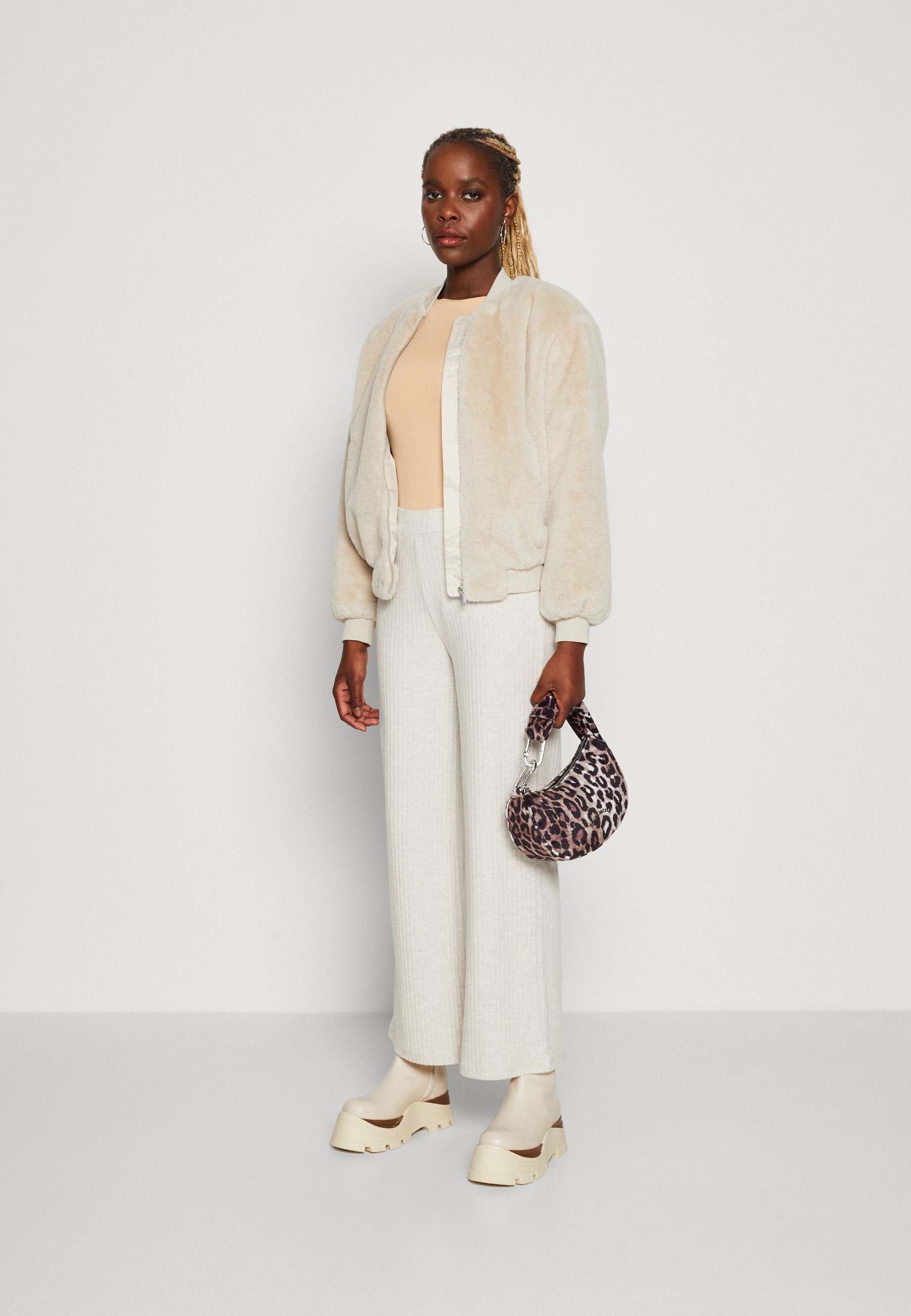 Street Style Scandinave Marque Danoise Vetement Femme Little Book