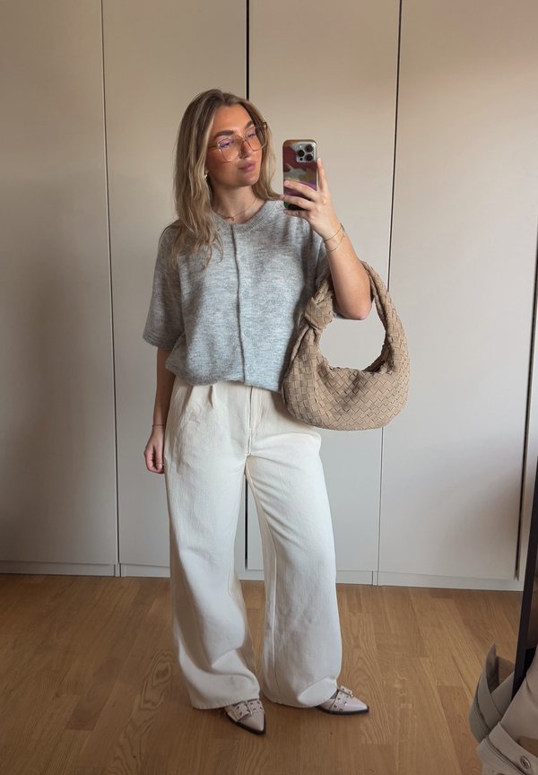 lara__brucker
