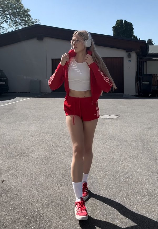 whosayla_