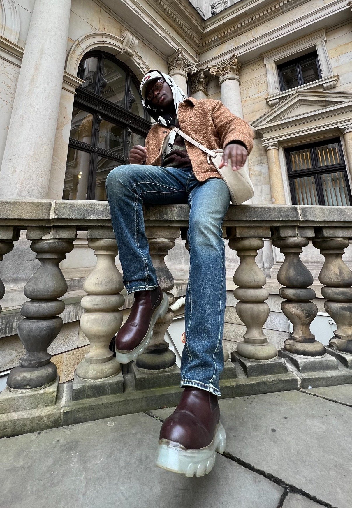 Abbigliamento e scarpe Versace marrone online | La collezione su Zalando