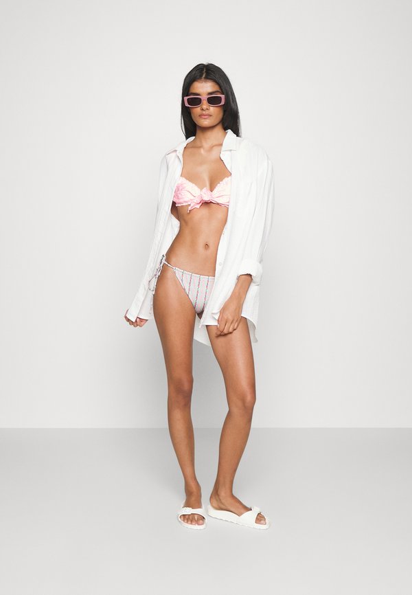 Frankies Bikinis COLBY EYELET BikiniTop cherry blossom/pink