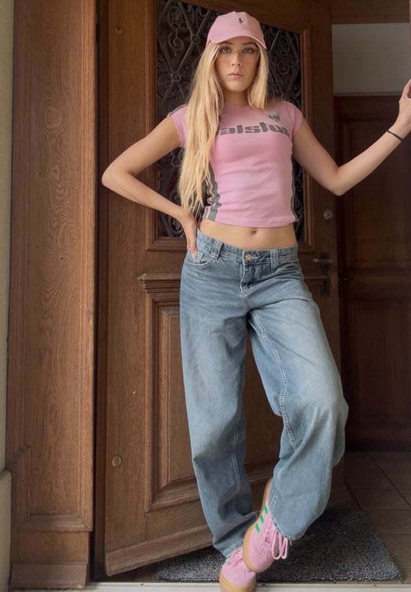 whosayla_