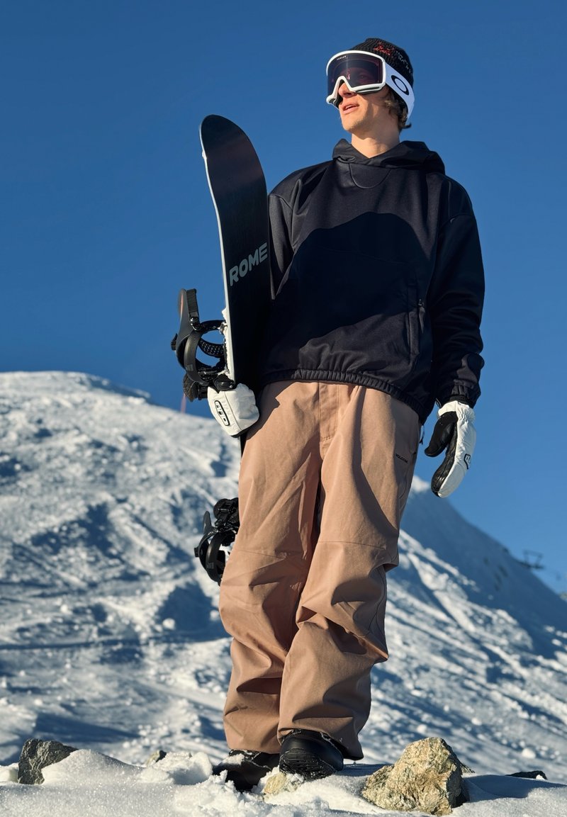 flo_corzelius