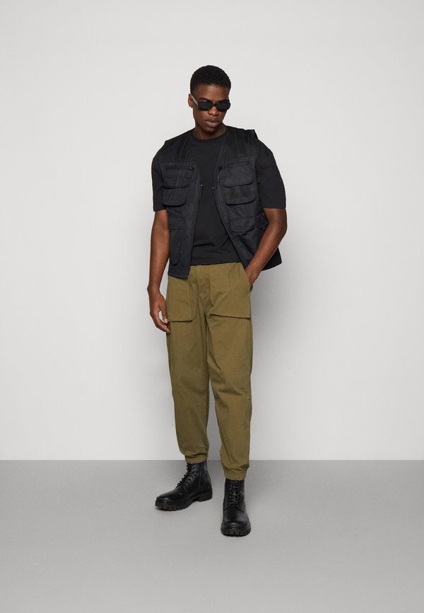 Urban Classics TACTICAL VEST Mellény black/fekete Zalando.hu