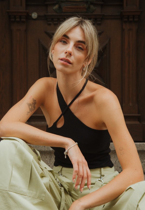 Guess LAYLA TOP ZIP SHOULDER SET Handtasche black/schwarz Zalando.ch