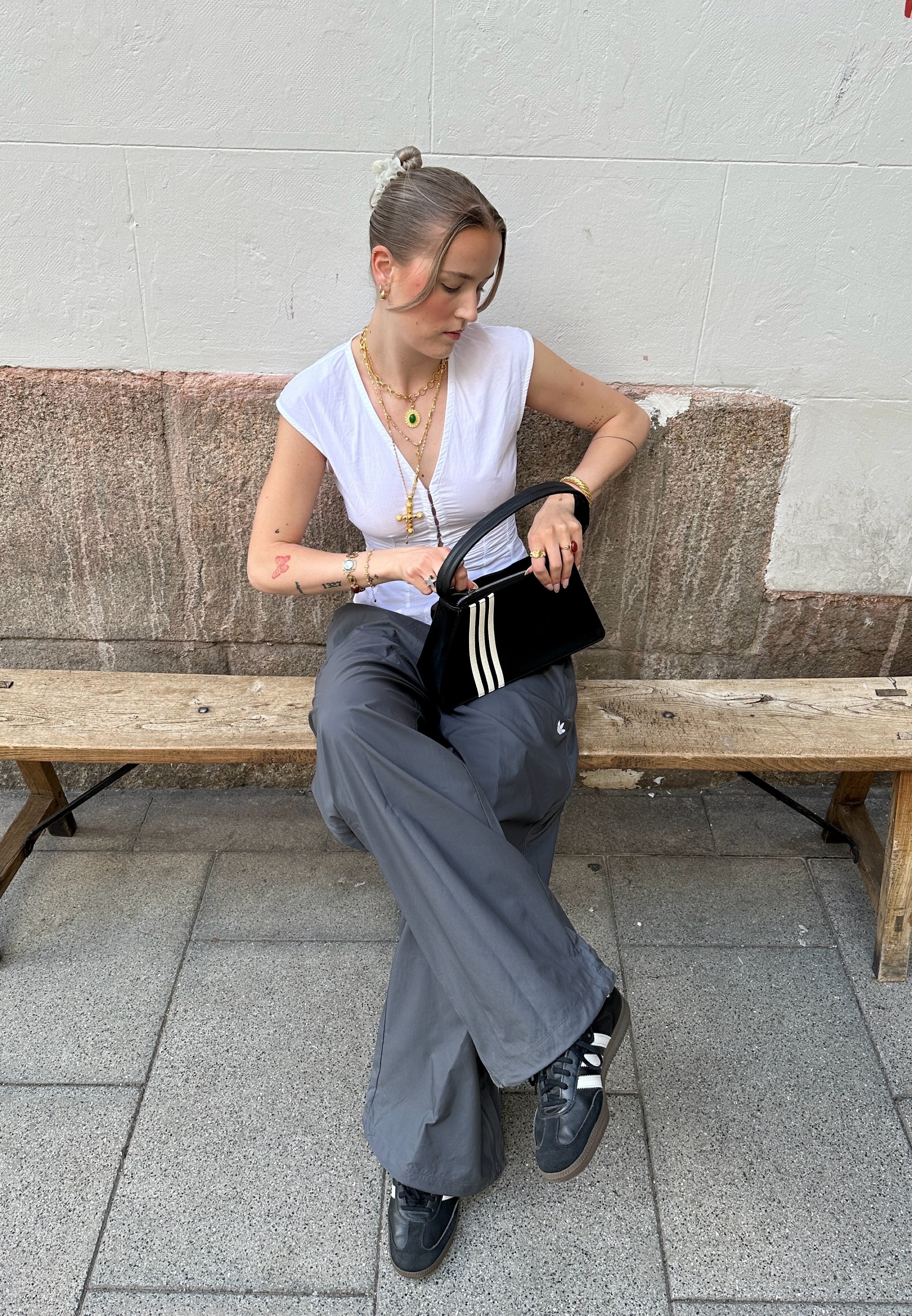 【Adidas】Polyurethane Outline Trefoil Shopper Bag Adidas Original Polyurethane Shopper Bag Outline Trefoil