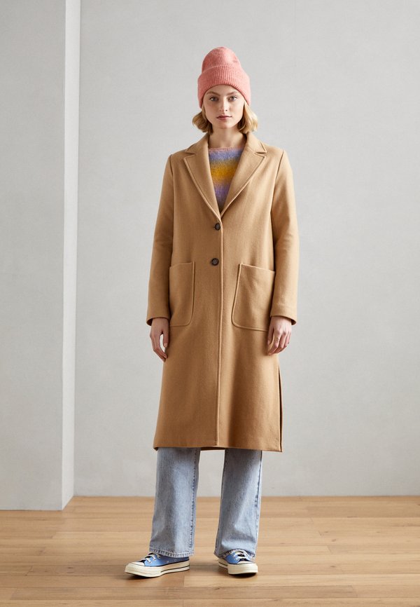 levi low pro charlie glow up