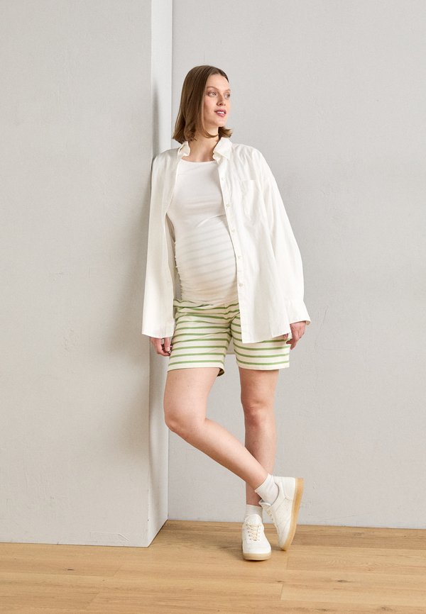 NAKD CHLOE MONCHAMP BABY TEE TShirt basic white/weiß Zalando.ch