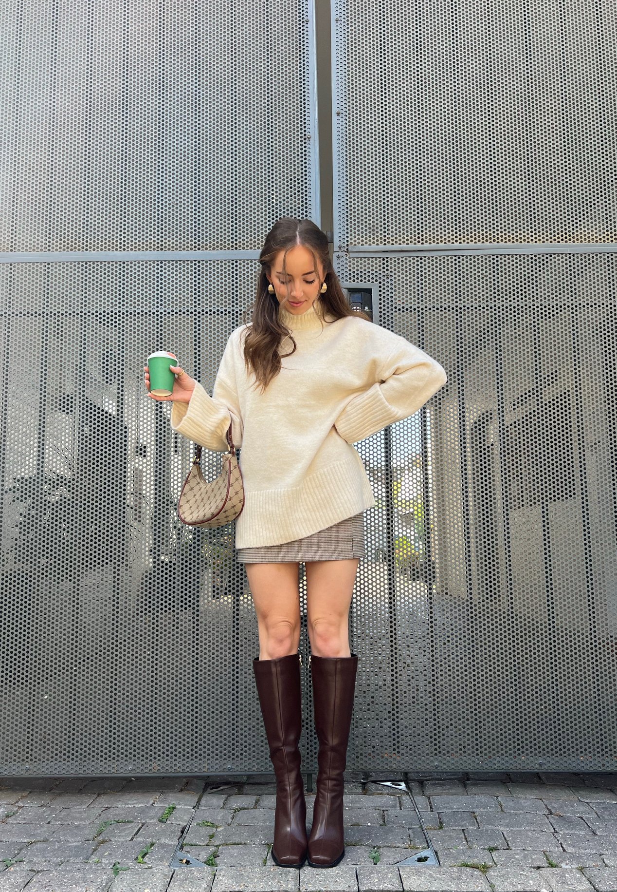 Bottes femme marron basiques avec talon moyen et tige élastiquée