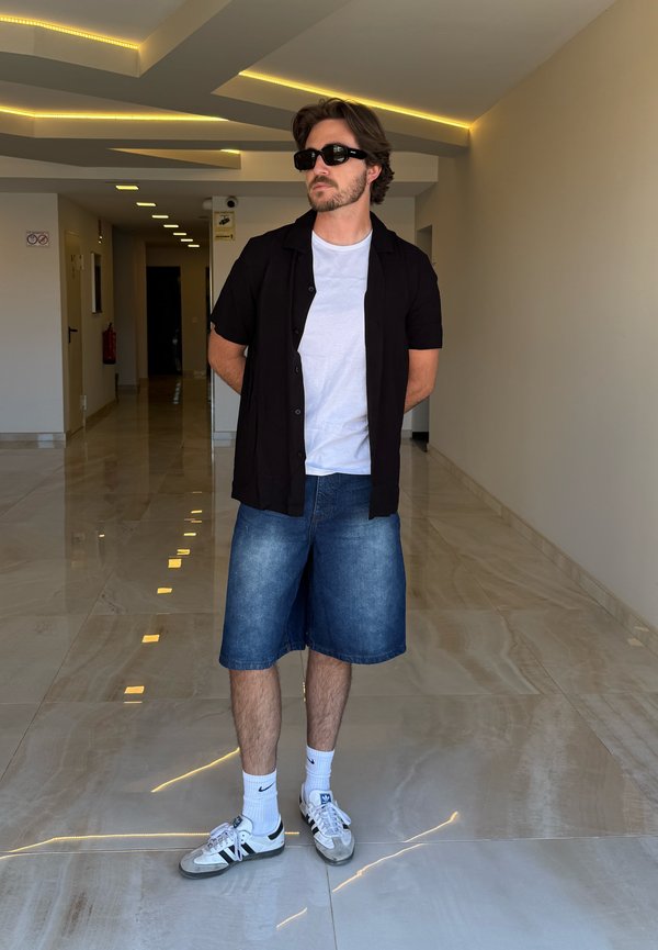 tomwilliamparis