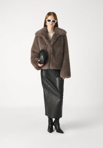 Vero Moda Dames Tapered Tailored Broek Zwart