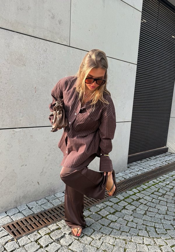 lara__brucker
