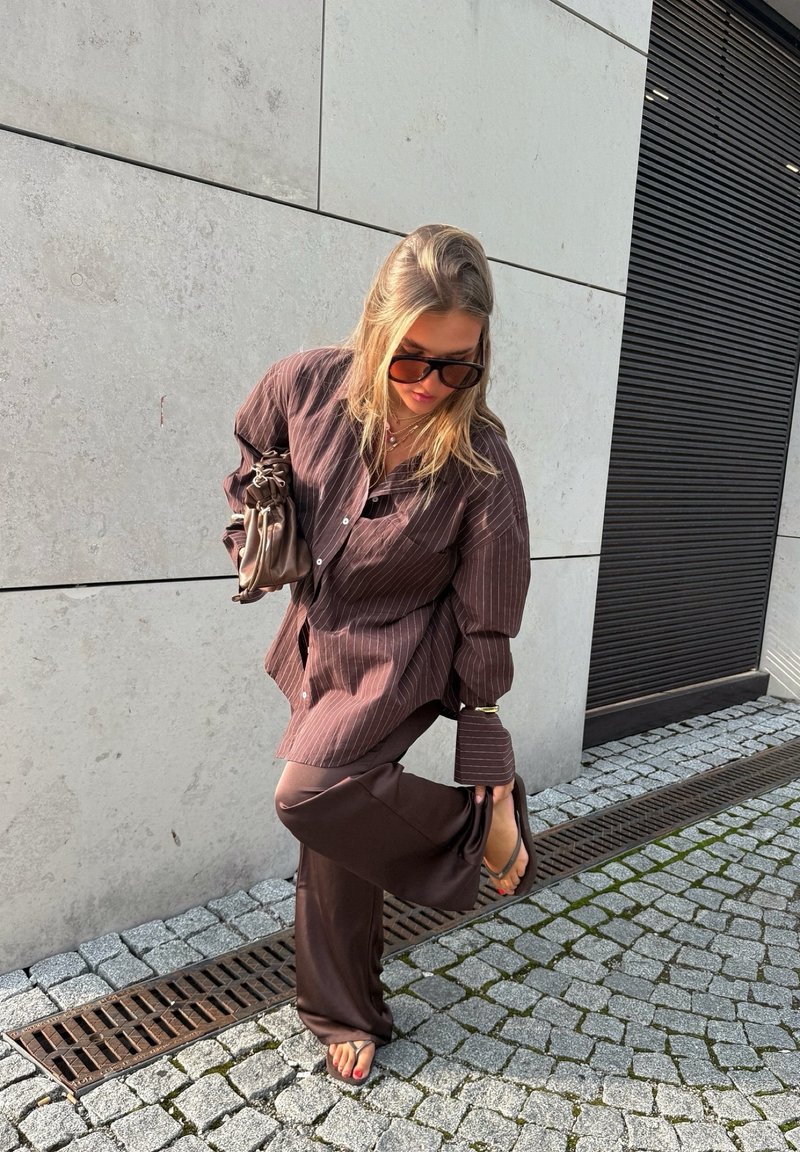 lara__brucker