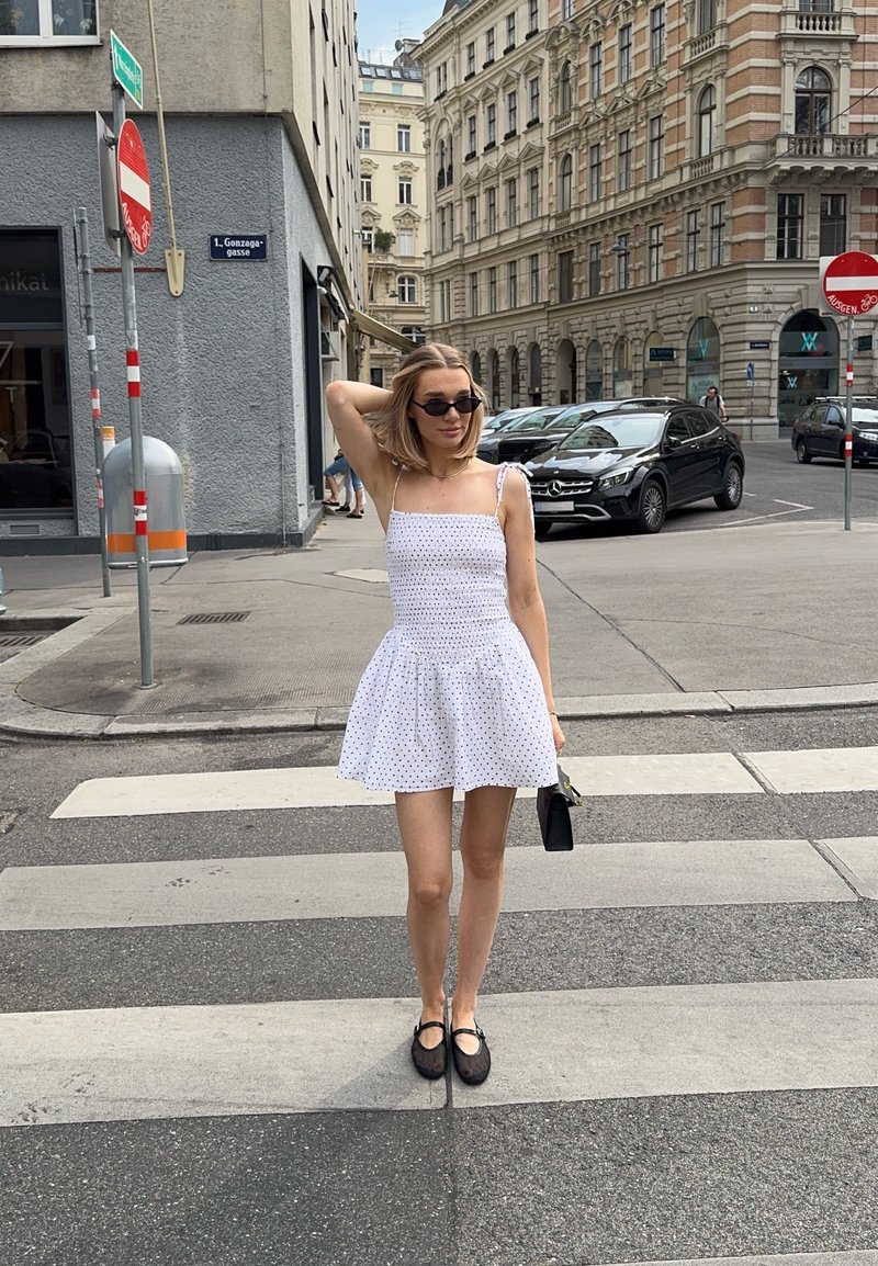 Weeklyalina