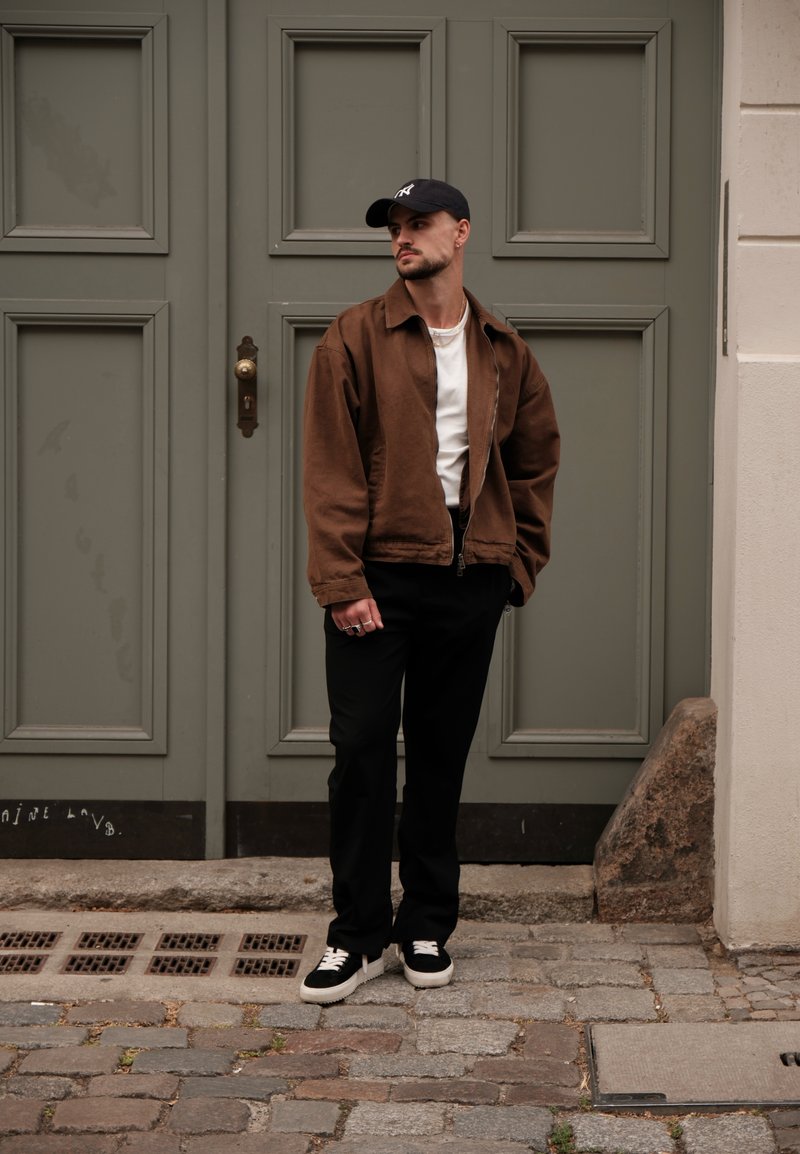leon_vvl