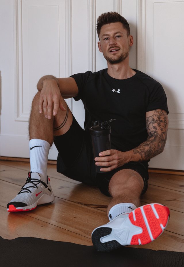 Men's Sports Shirts & Tops TShirts ZALANDO UK