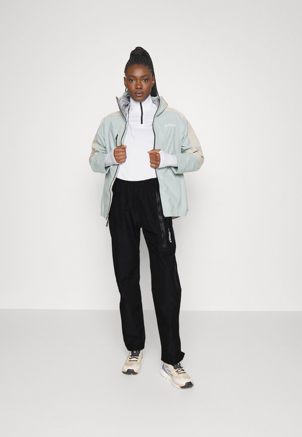 Adidas Terrex TERREX FREE 2 SHOES Hiking shoes acid orange/sand