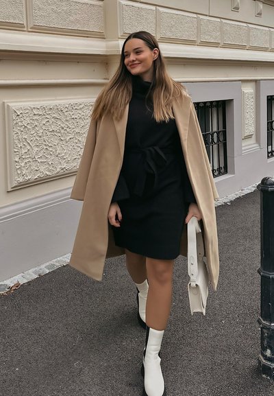 Ted Baker SOLANNA DOUBLE SCARF DETAIL COAT - Classic coat - camel -  Zalando.de