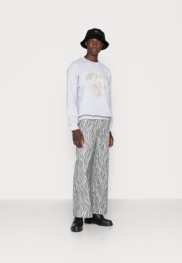 1461 3 eye shoe patent lamper