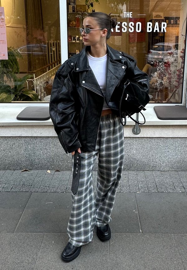 Sunglasses for women in the Sale Save online with ZALANDO Page 11