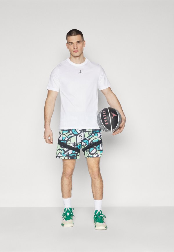 Nike Performance GIANNIS IMMORTALITY 3 Basketball shoes malachite/medium soft pink/green