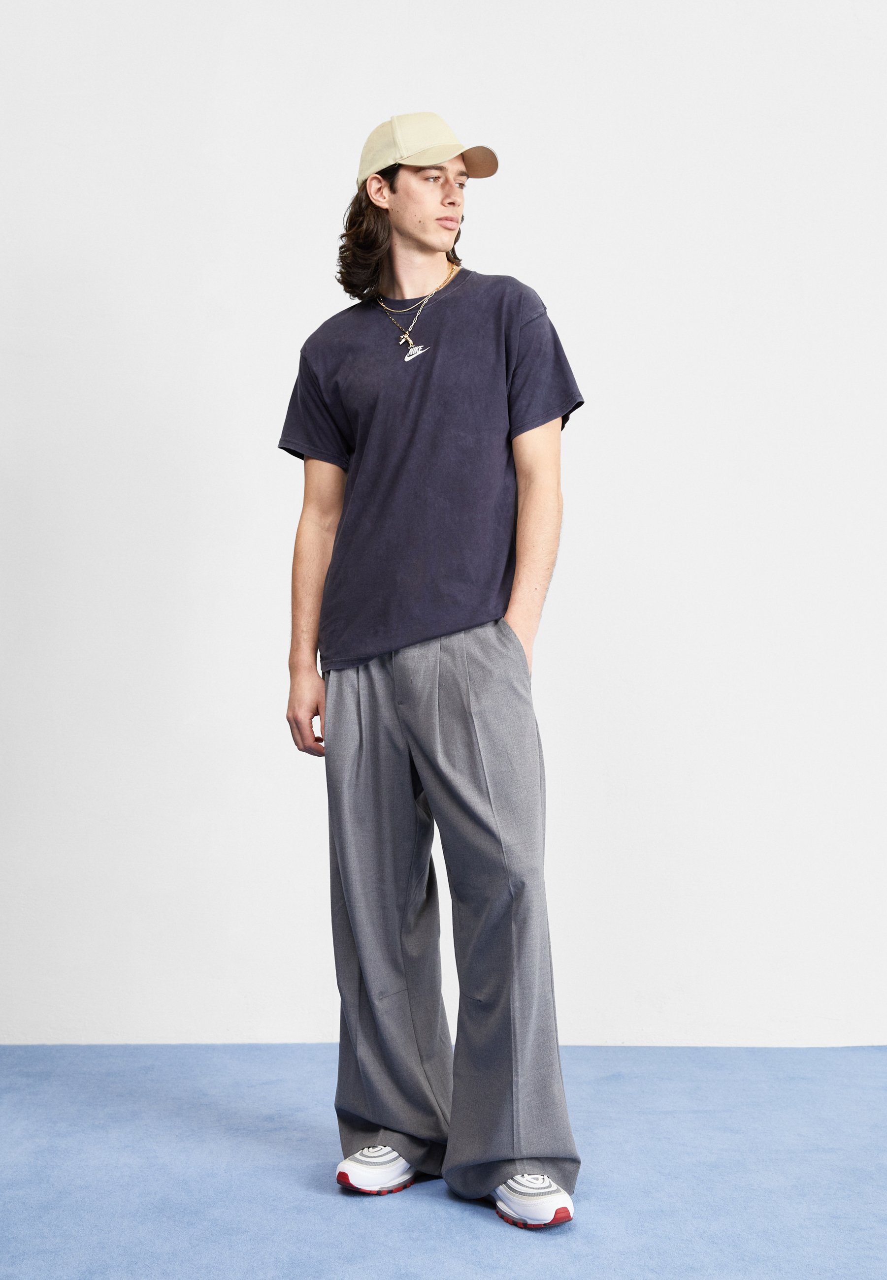 Collana Unisex Urban Classics Ocean Layering - Tre File Con Amuleti Rotondi E Onda - Metallo E ABS