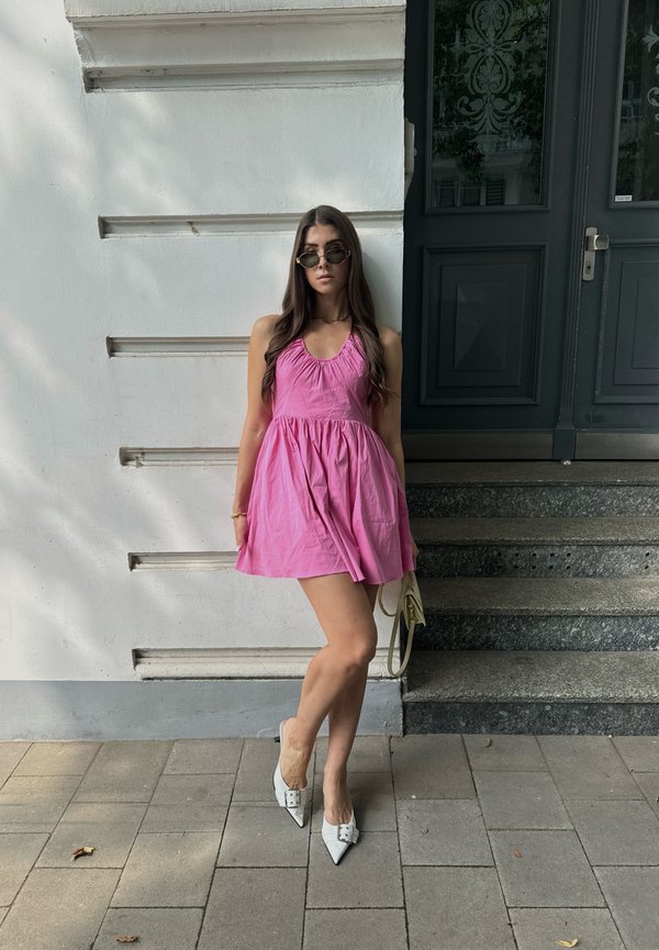 tara.emma
