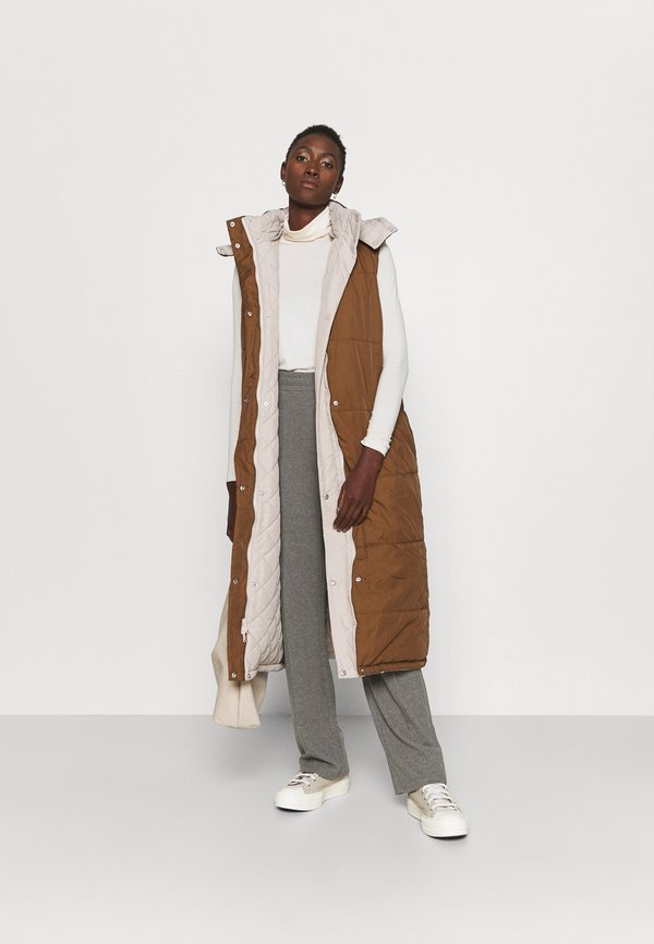 string pale putty egret