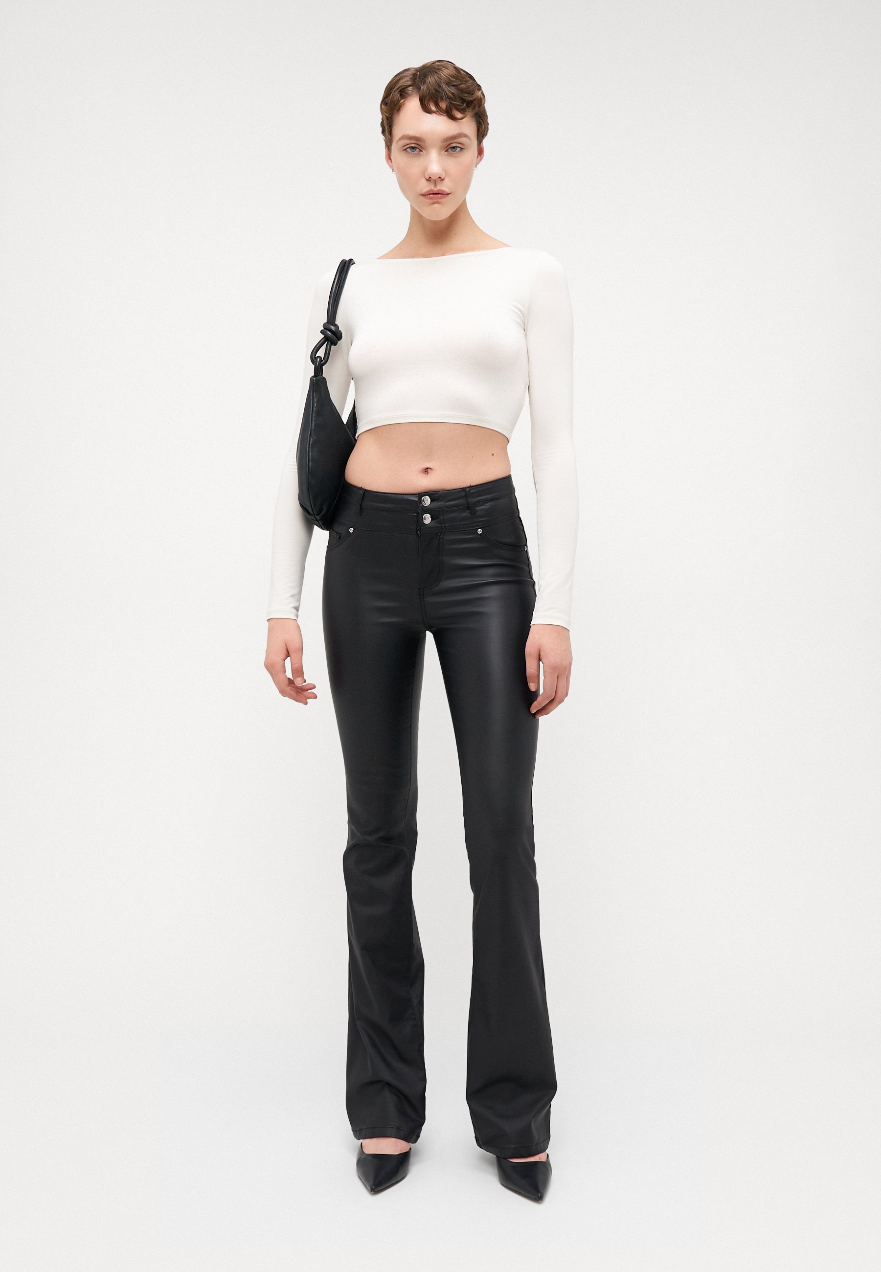 Pantaloni Svasati A Vita Alta NOISY MAY NMSALLIE HW Flare Coated - Nero, Taglia XL/32
