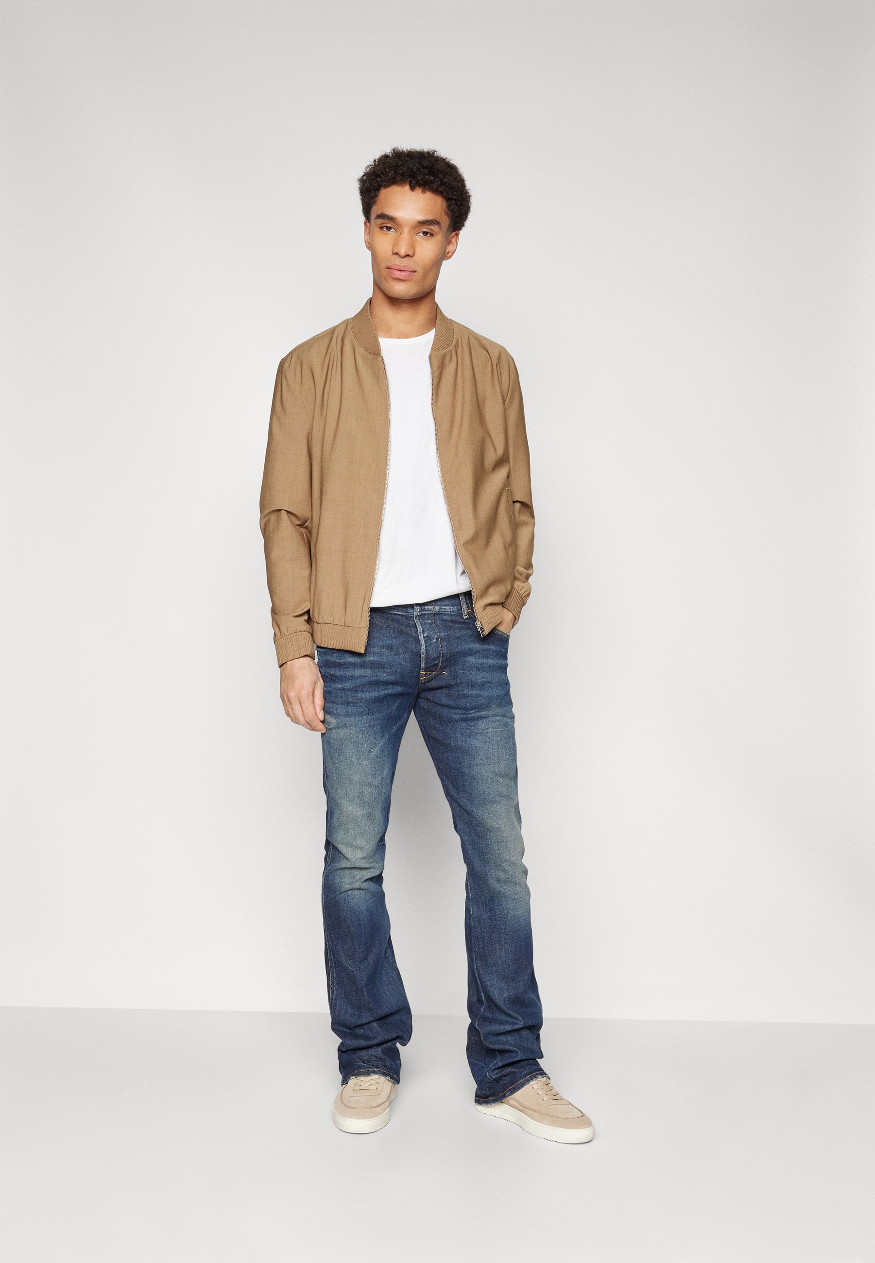 Blouson bomber léger - Vert - Grandes tailles - 40.00€ - Kiabi Blouson bomber léger - Vert - Grandes tailles - 40.00€ - Kiabi
