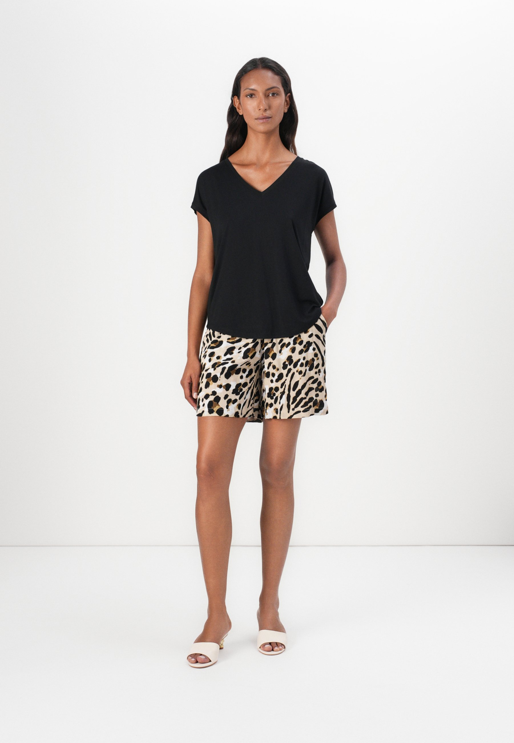 TOM TAILOR DENIM BOXY V NECK - Basic T-shirt - deep black