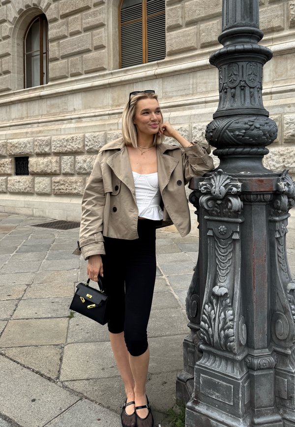 Weeklyalina