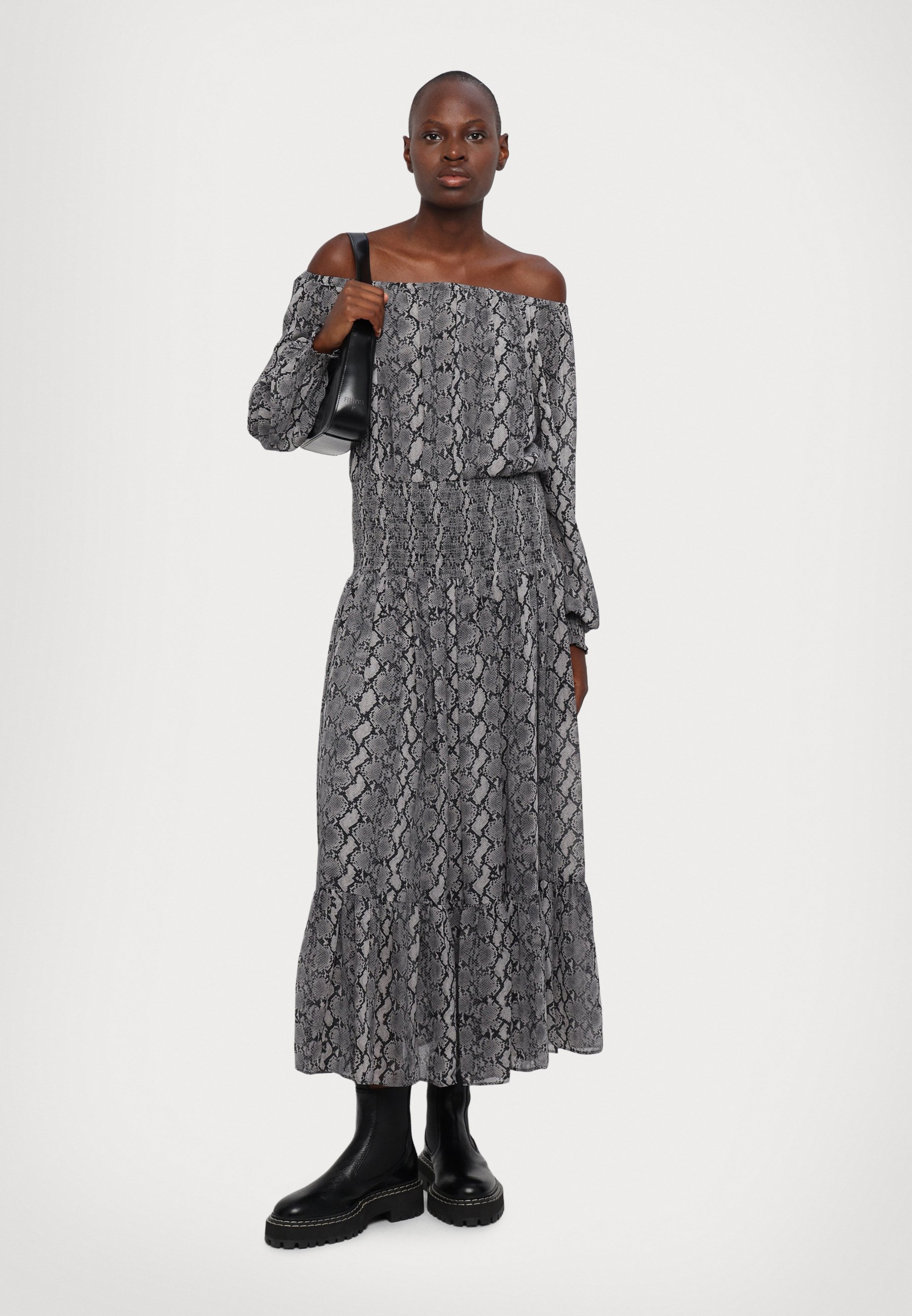【送料&関税込】Weekend Max Mara Enza WEEKEND Max Mara Bluzka jeansowa ENZA kolor niebieski
