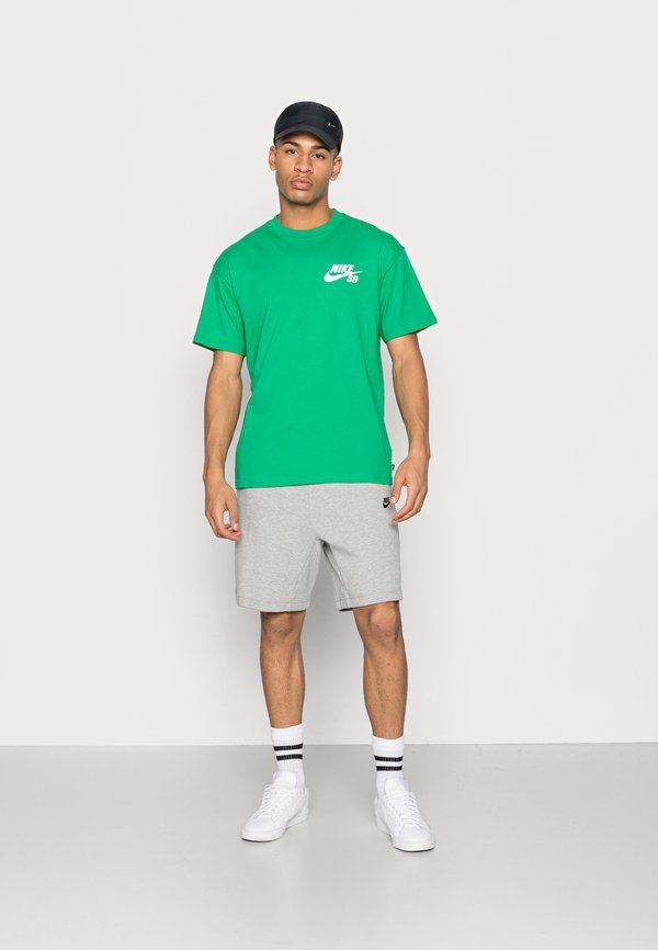 Nike Sportswear CLUB CARGO Shorts dark grey heather/grey Zalando.ie