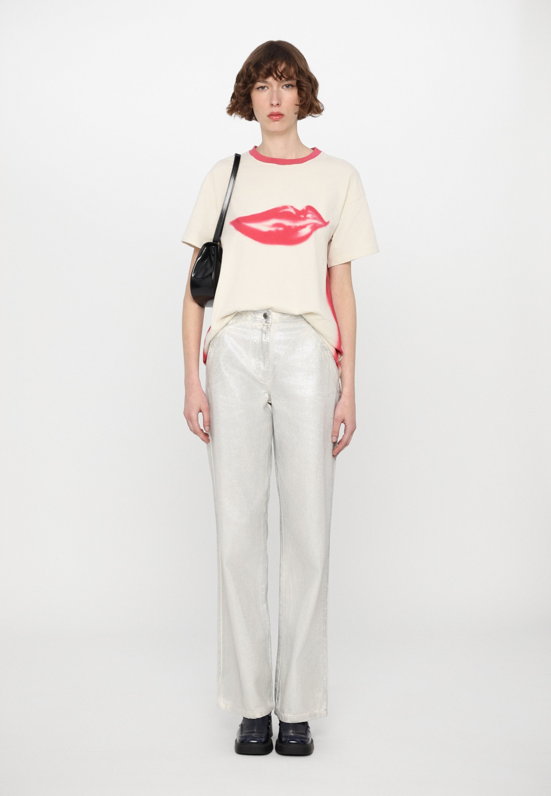 ALICE+OLIVIA ♥ Evan Staceface Oversized Tee/追跡付 Alice + Olivia EVAN STACEFACE OVERSIZED TEE - Print T-shirt