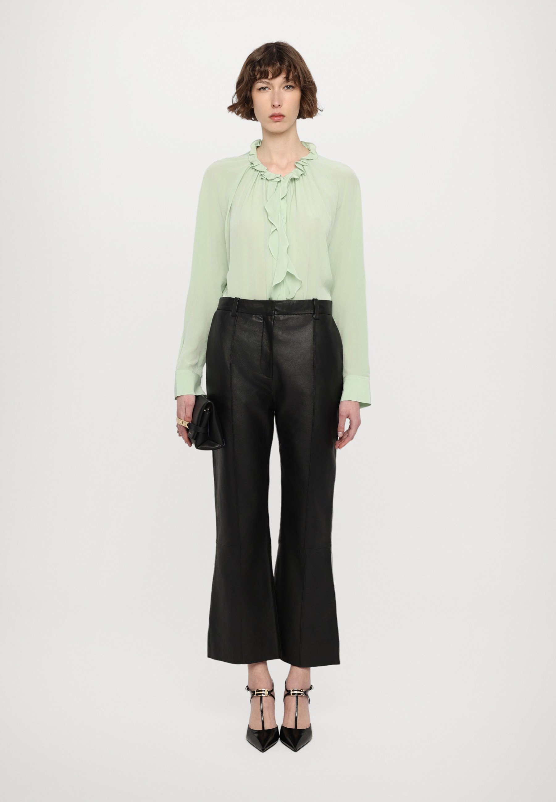 Tシャツ・カットソー Victoria Beckham SS25 'Ruffle' blouse (1125WSH006158A JADE) Asymmetric Ruffle Blouse In Black – Victoria Beckham Inc