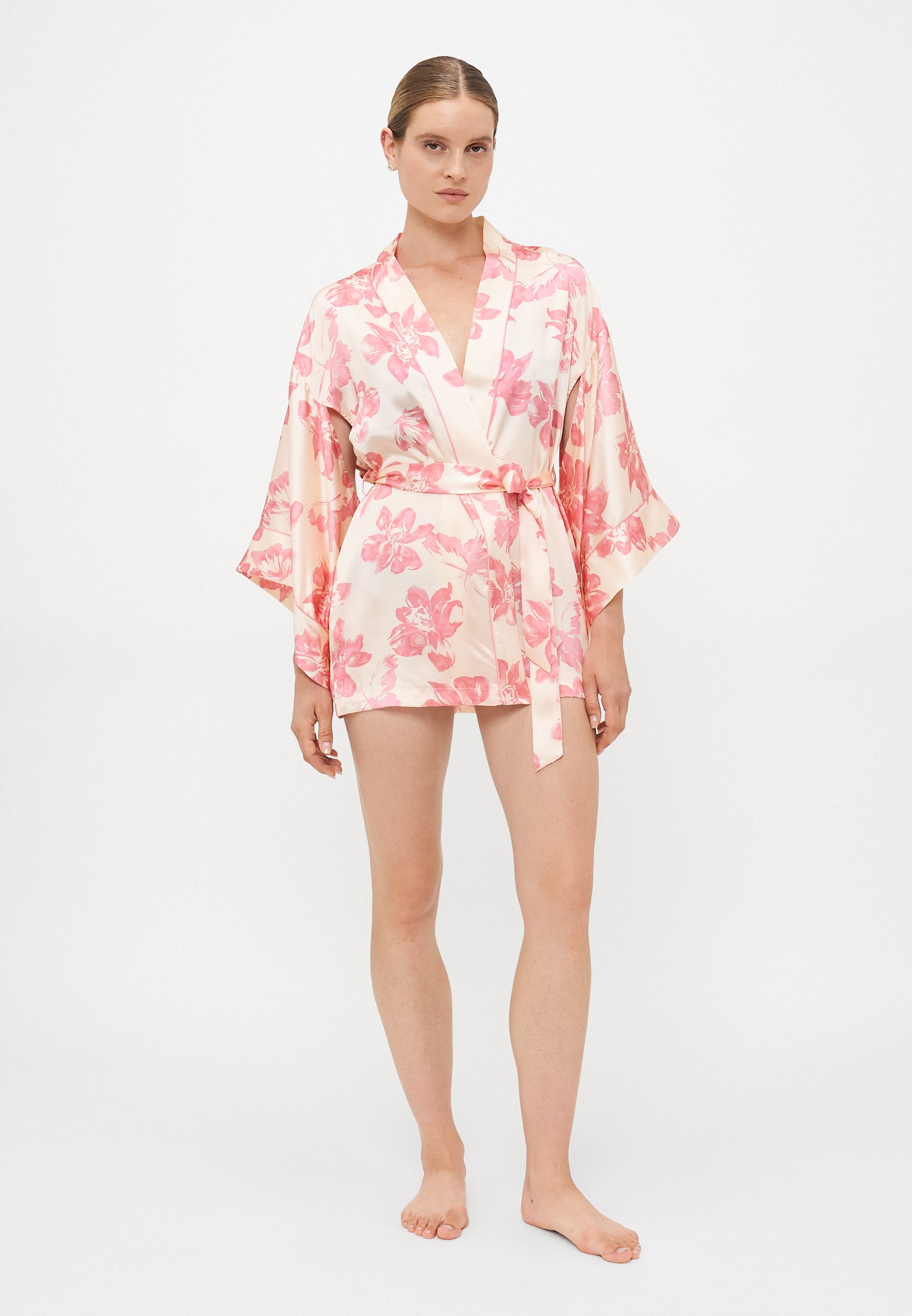 【AGENT PROVOCATEUR】gisele short kimono APM0390001000_flatshot_front.png