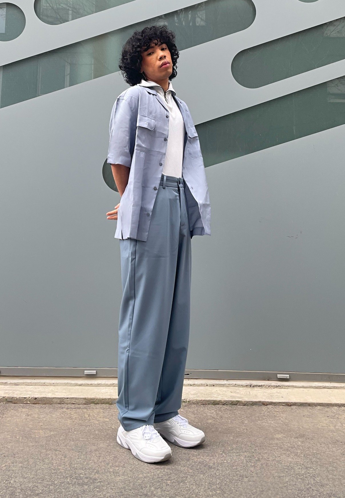 outfit pantaloni blu uomo