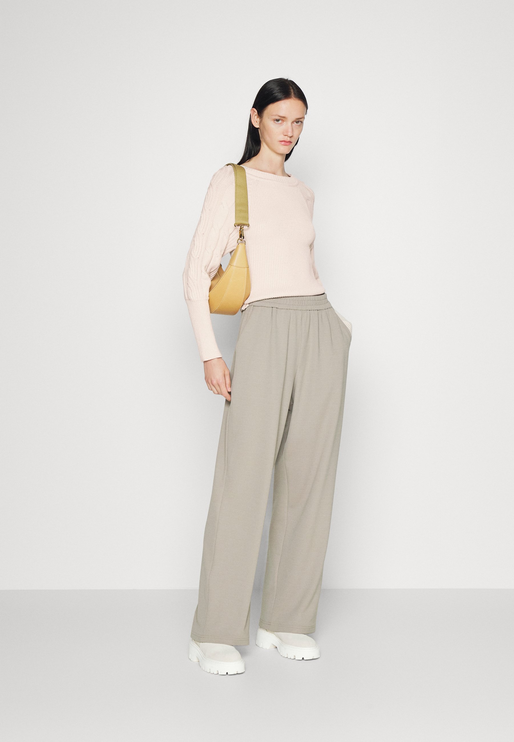 Han Kjøbenhavn DRAPE TROUSERS 