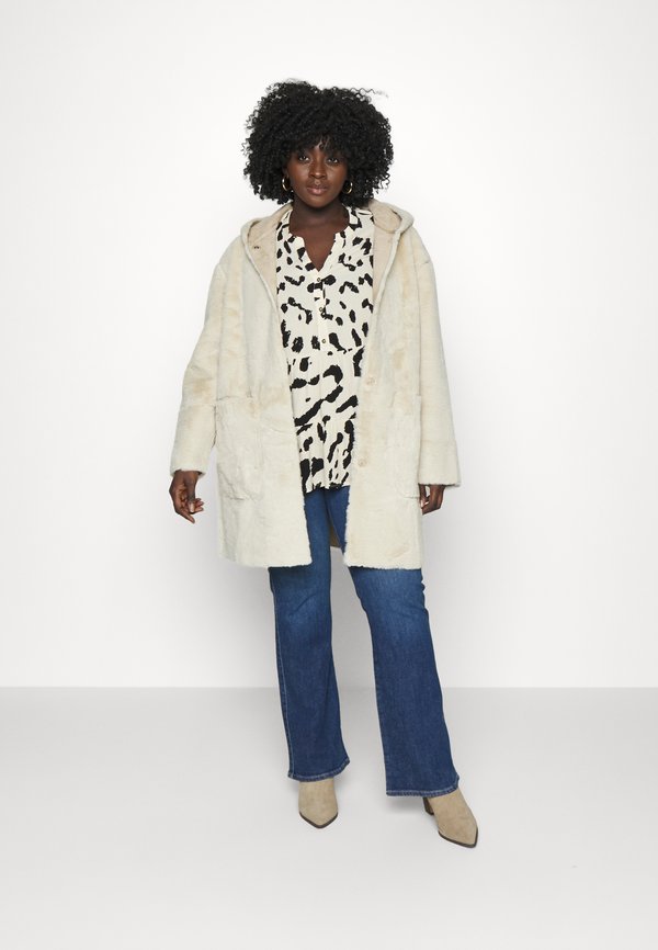 Aurelia Sherpa Jacket Cuban Sand