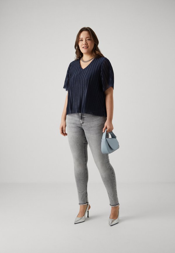 ONLY Carmakoma CARWILLY Jeans Skinny Fit washed black/nero denim