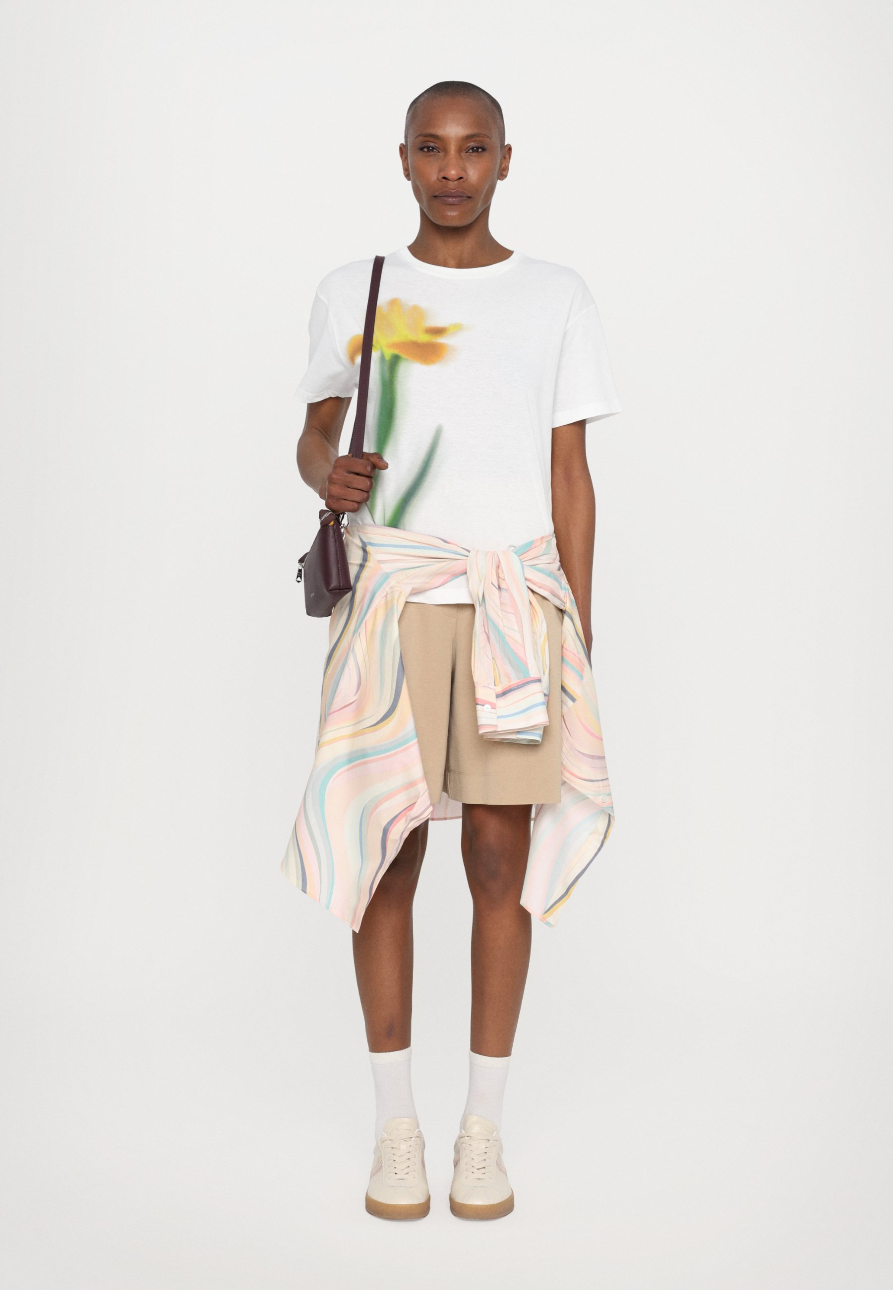 ALICE+OLIVIA ♥ Evan Staceface Oversized Tee/追跡付 Alice + Olivia EVAN STACEFACE OVERSIZED TEE - Print T-shirt