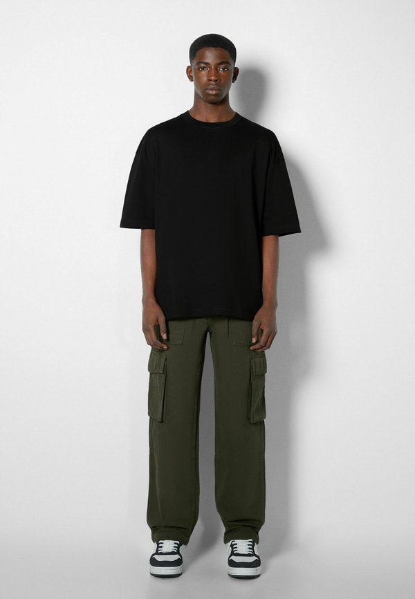 Bershka Základné tričko - black/čierna - Zalando.sk