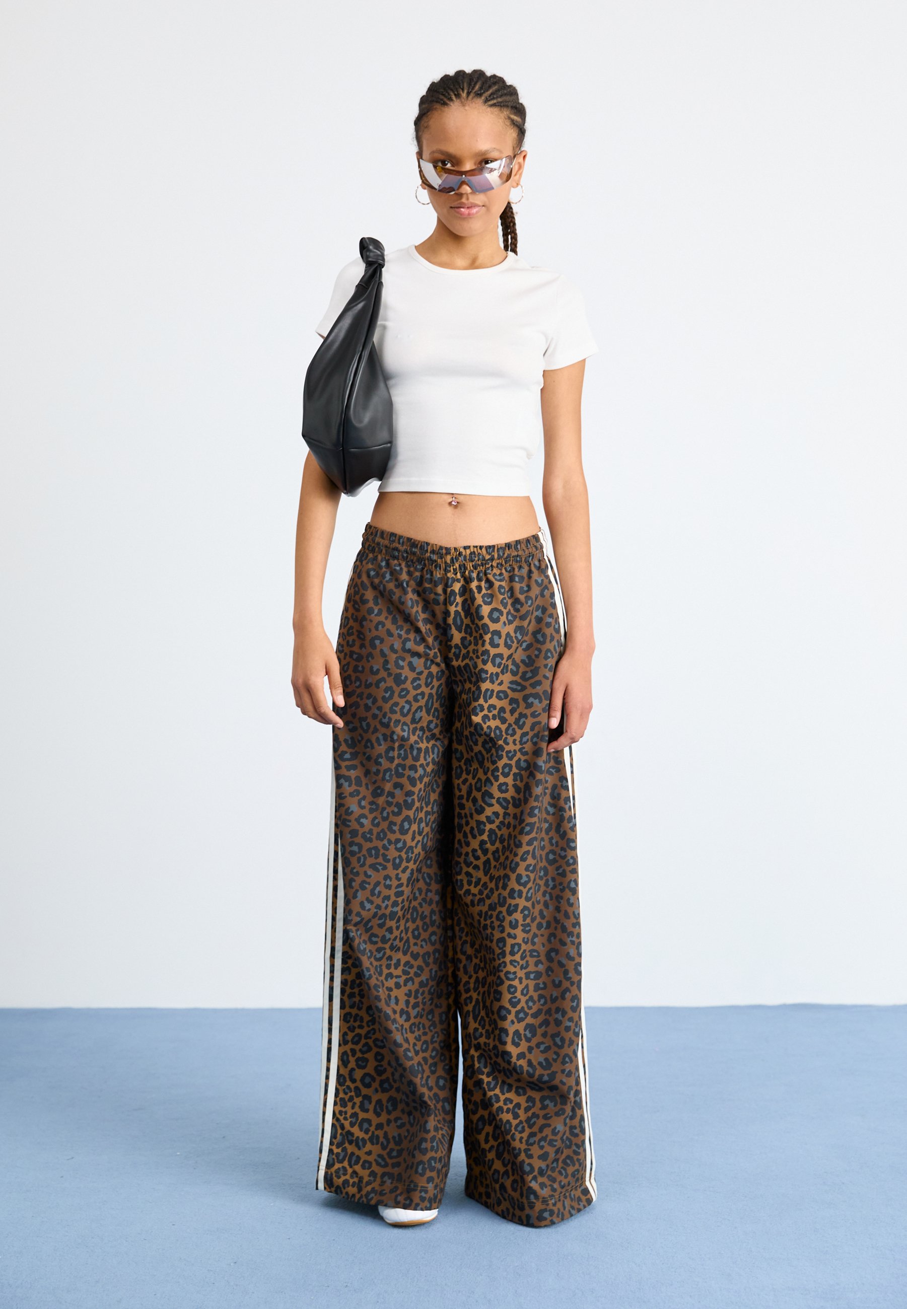 adidas Originals WIDE LEG LEO PRINT SATIN PANTS - Tracksuit