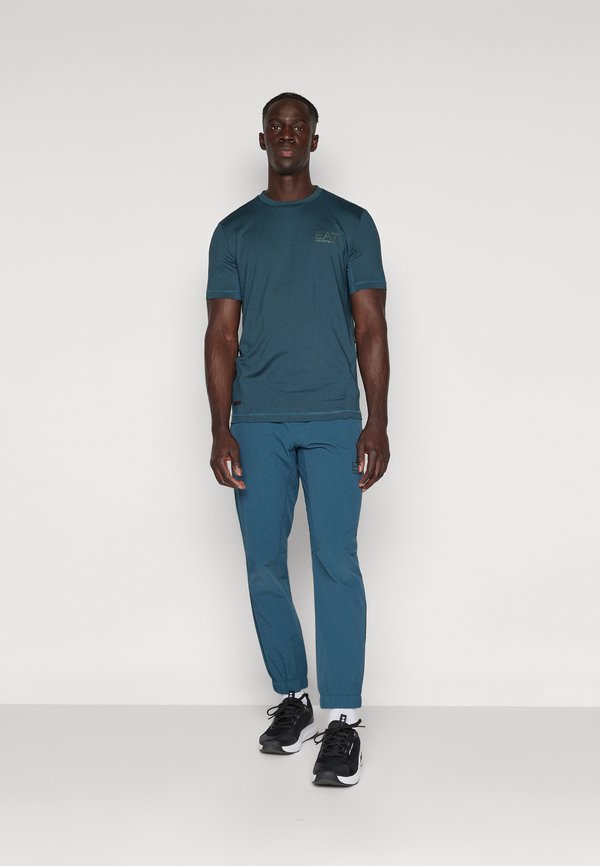 adidas Performance TRAE UNLIMITED Basketball shoes core black/footwear white/core black