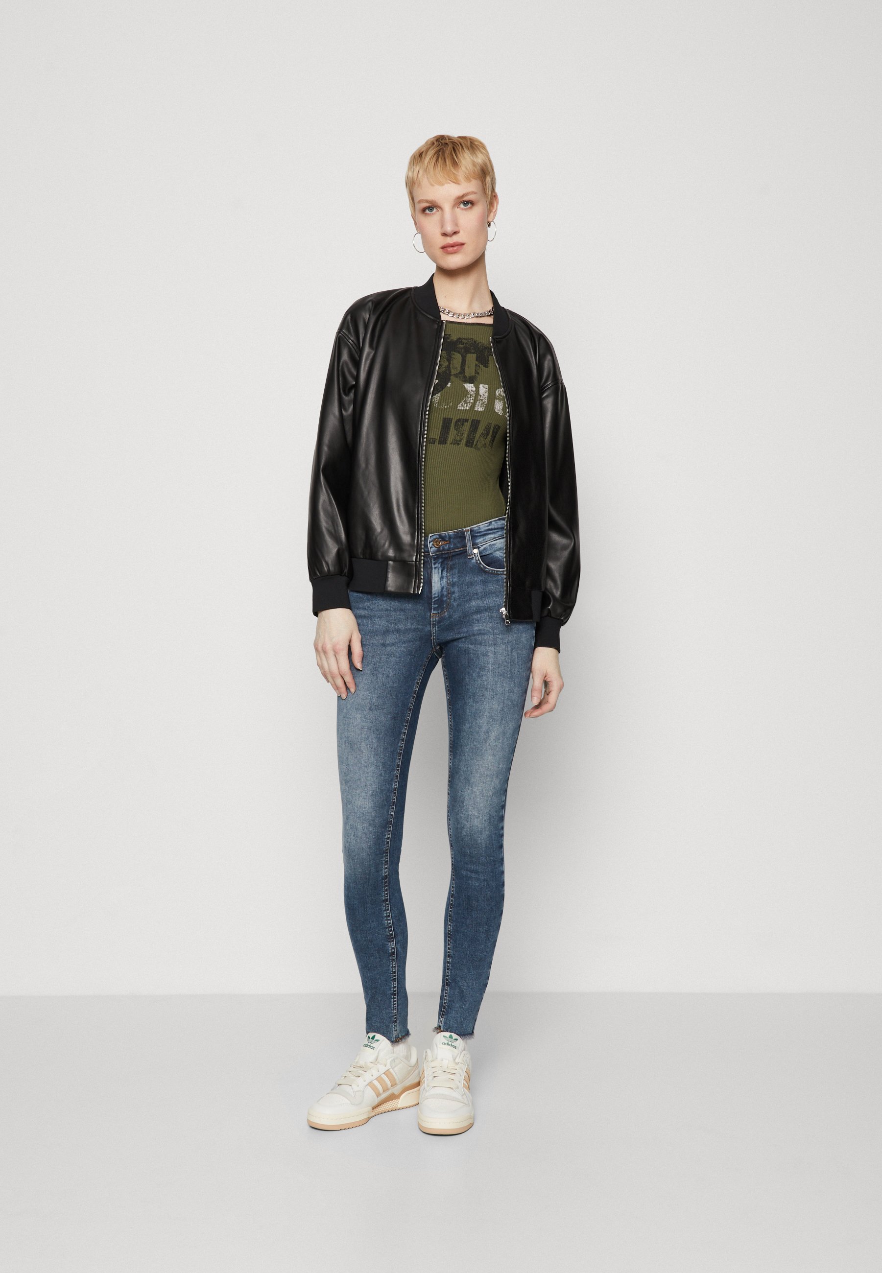 NOISY MAY Damen Bomberjacke Aus PU, Oversize-Schnitt, Mit Reißverschluss & Seitentaschen