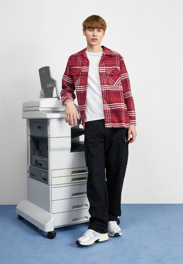 New Balance MR530 UNISEX Trainers white/grey/white Zalando.co.uk